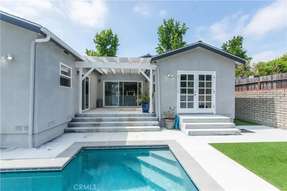 17343 Martha Street Encino, CA 91316