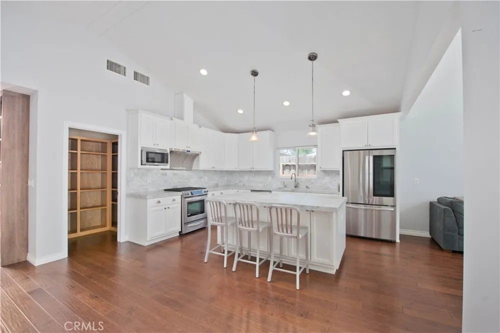 17343 Martha Street Encino, CA 91316