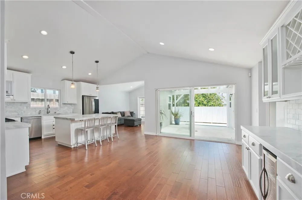17343 Martha Street Encino, CA 91316
