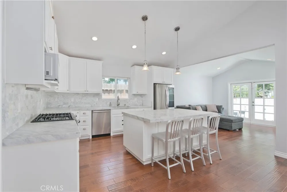 17343 Martha Street Encino, CA 91316