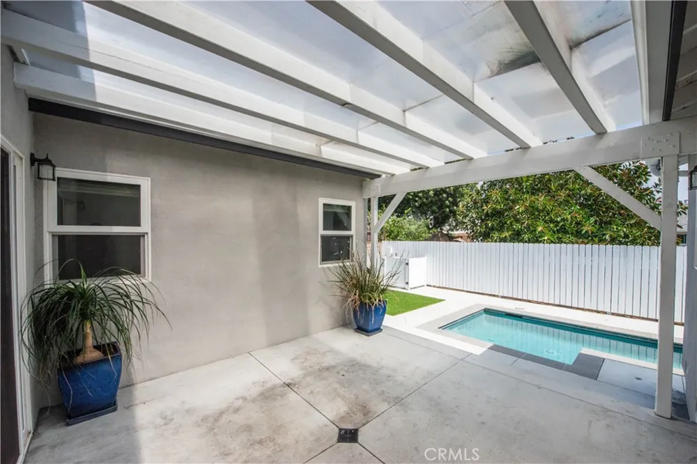17343 Martha Street Encino, CA 91316