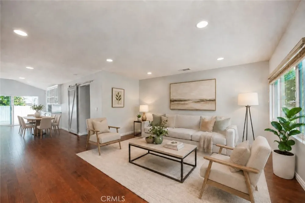 17343 Martha Street Encino, CA 91316