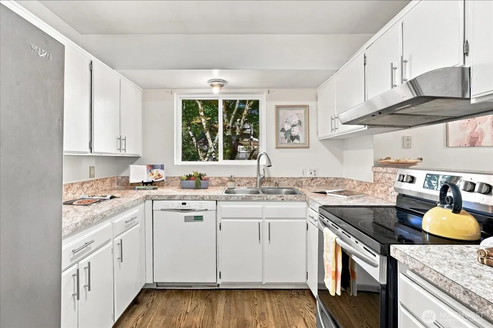 30209 21st Avenue S Federal Way, WA 98003