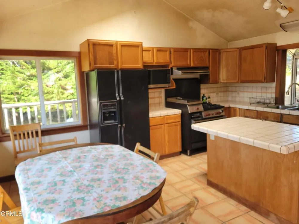 43751 Crispin Road Manchester, CA 95459