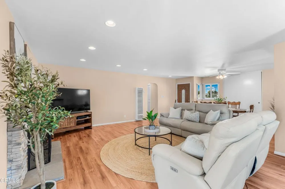 3287 Curt Drive Camarillo, CA 93010