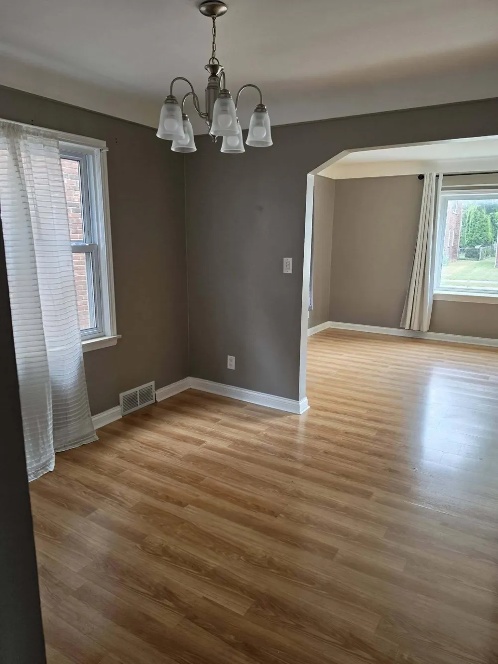 2666 Willow Street Dearborn, MI 48124