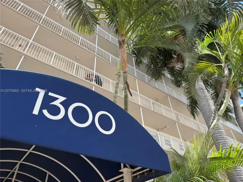 1300 Lincoln Rd #E705