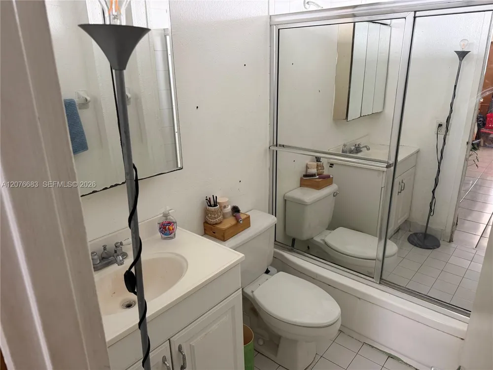 1300 Lincoln Rd #E705 Miami Beach, FL 33139