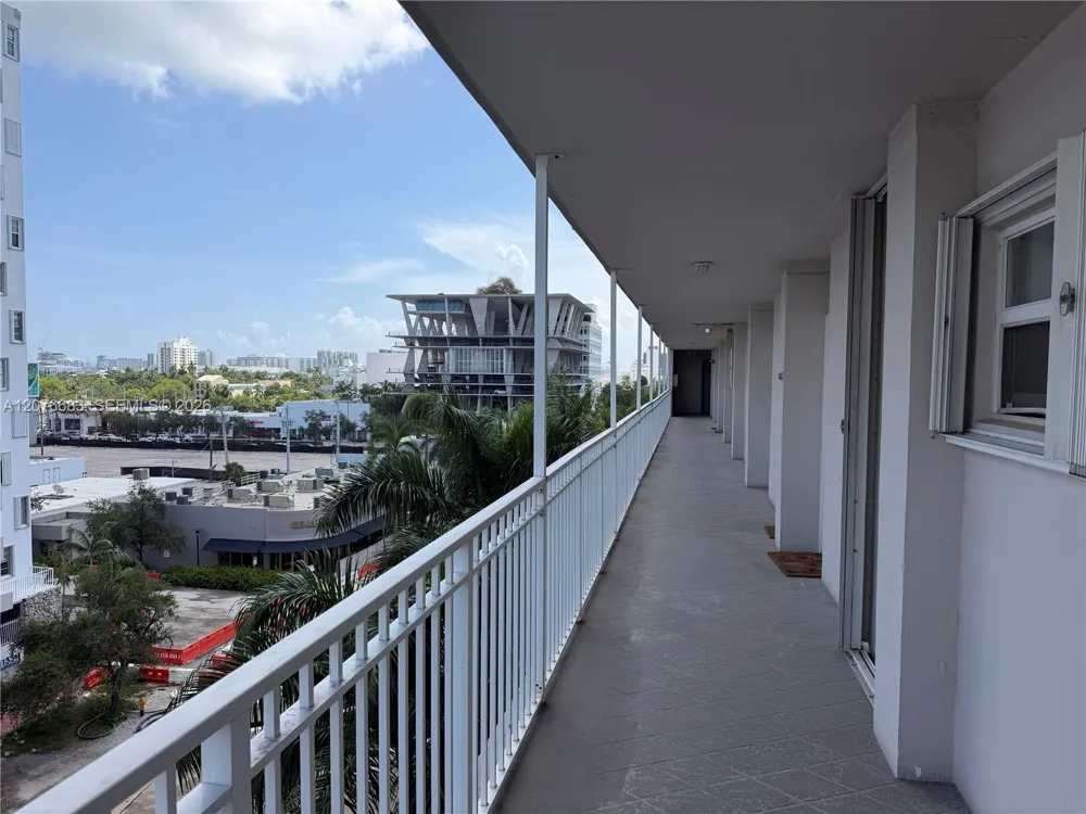 1300 Lincoln Rd #E705 Miami Beach, FL 33139