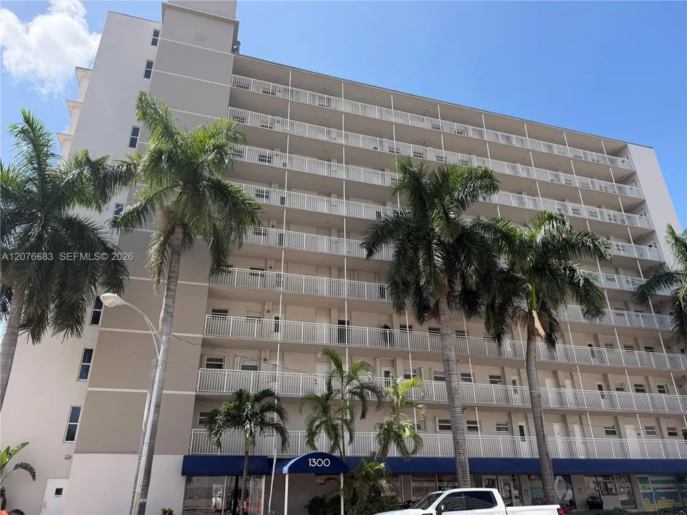 1300 Lincoln Rd #E705 Miami Beach, FL 33139