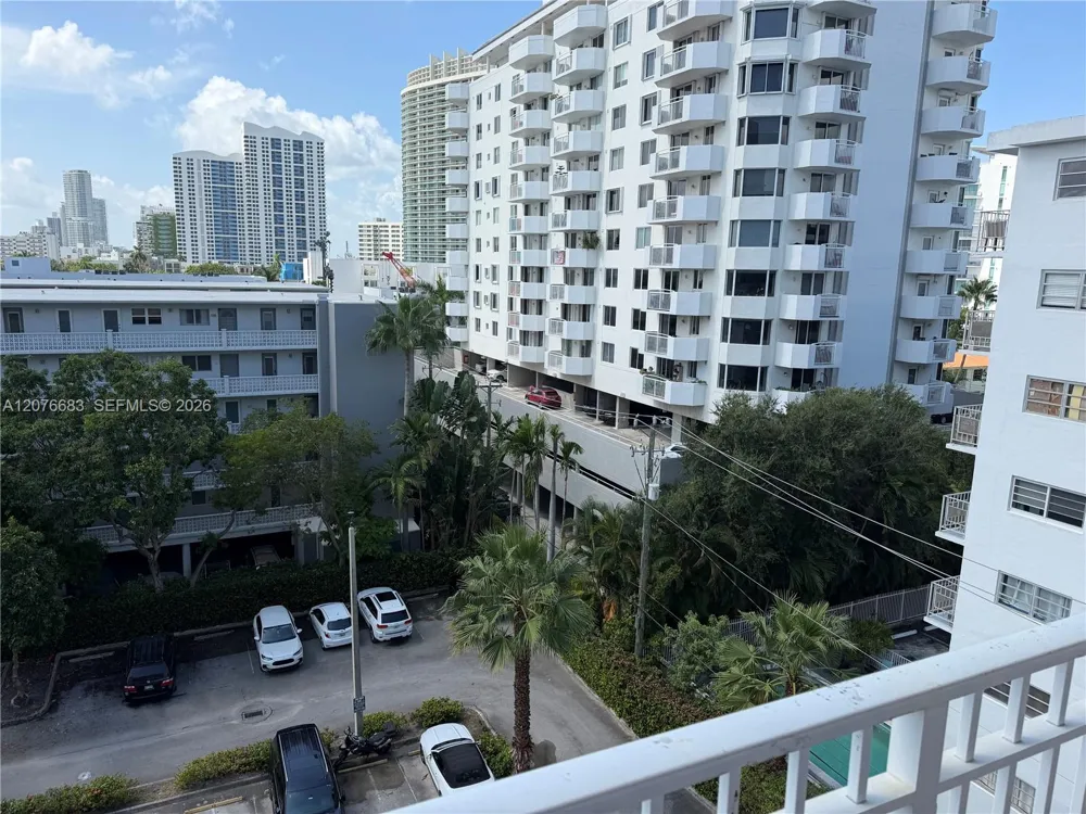 1300 Lincoln Rd #E705 Miami Beach, FL 33139