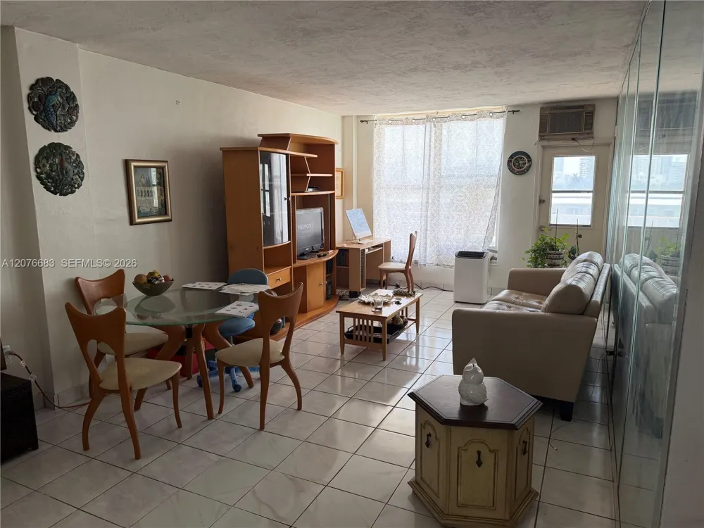 1300 Lincoln Rd #E705 Miami Beach, FL 33139