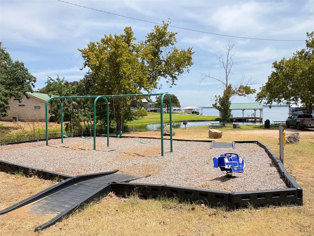 387 Rosehill Drive Granite Shoals, TX 78654