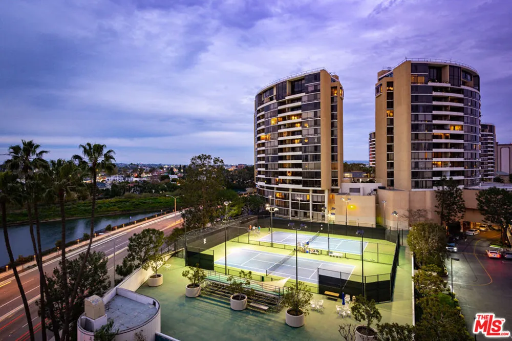 4314 Marina City #PH17 Marina del Rey, CA 90292