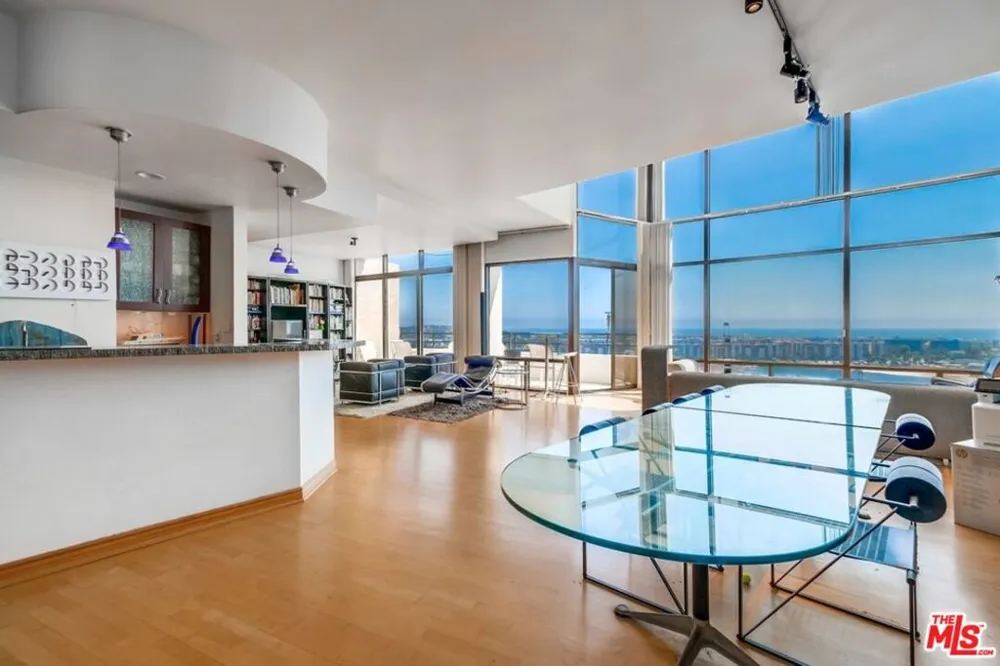 4314 Marina City #PH17 Marina del Rey, CA 90292