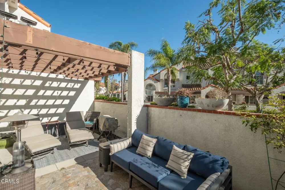 287 Camino Toluca Camarillo, CA 93010