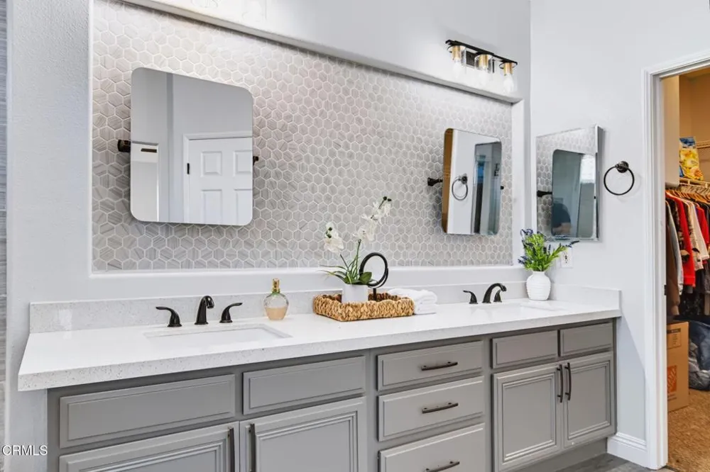 287 Camino Toluca Camarillo, CA 93010