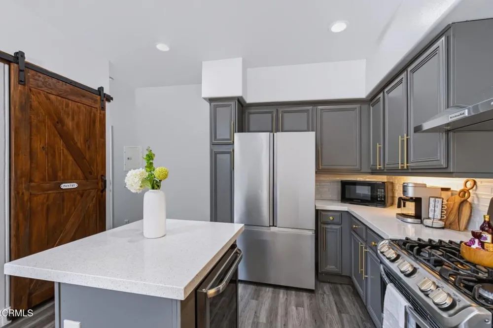 287 Camino Toluca Camarillo, CA 93010