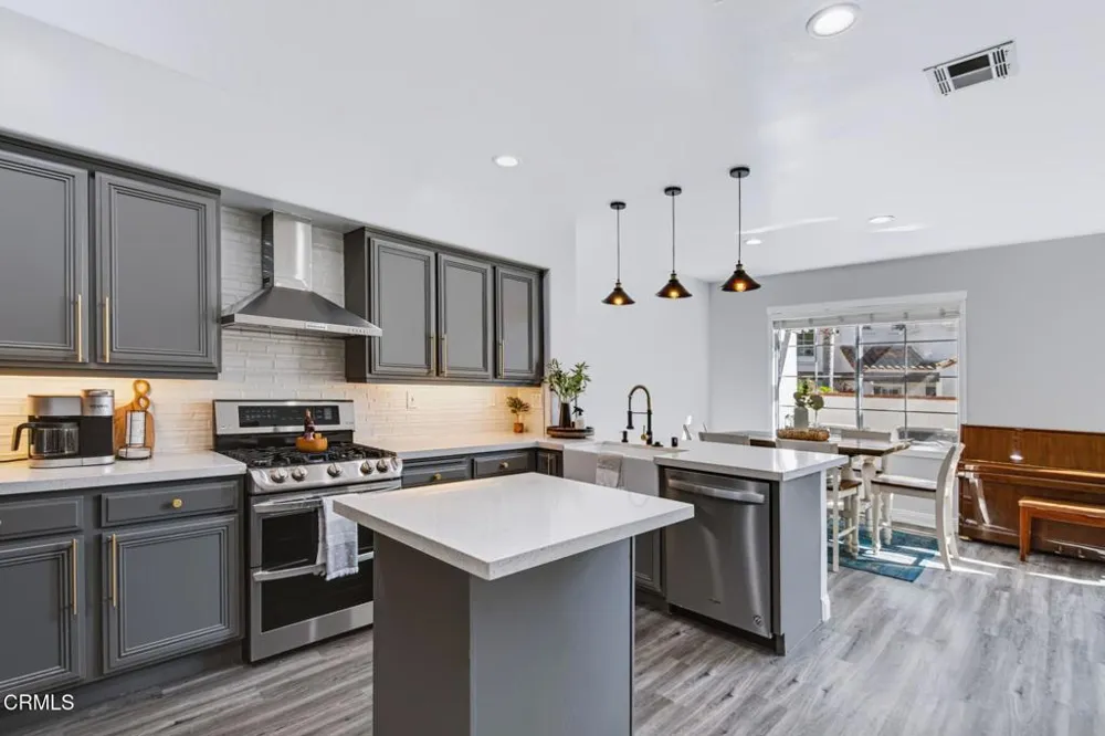 287 Camino Toluca Camarillo, CA 93010
