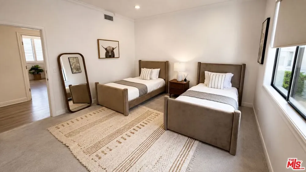 403 Palm Drive #3 Beverly Hills, CA 90210