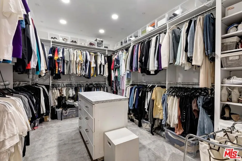 403 Palm Drive #3 Beverly Hills, CA 90210