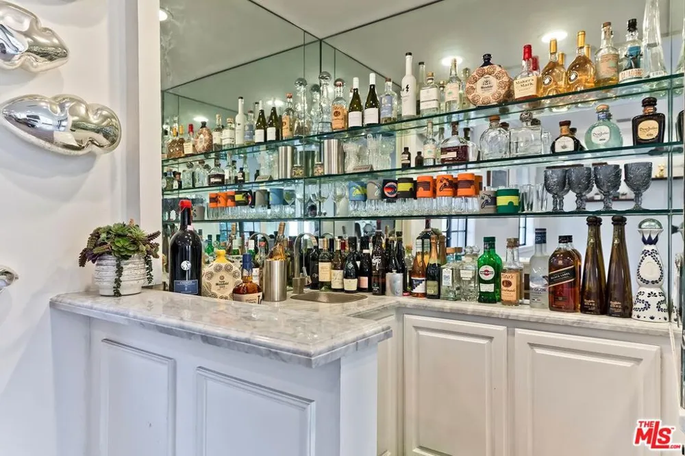 403 Palm Drive #3 Beverly Hills, CA 90210