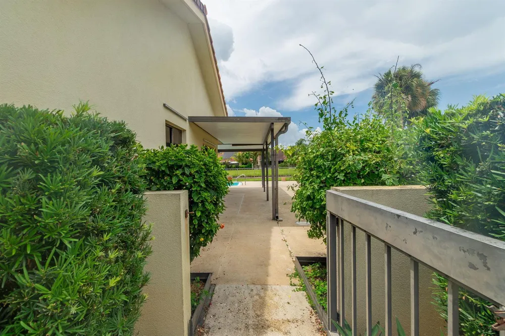 2880 Gettysburg Lane West Palm Beach, FL 33409