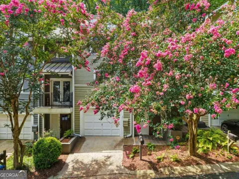 749 Hillpine TER NE
