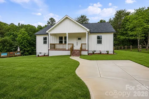120 Whistling Pines Drive