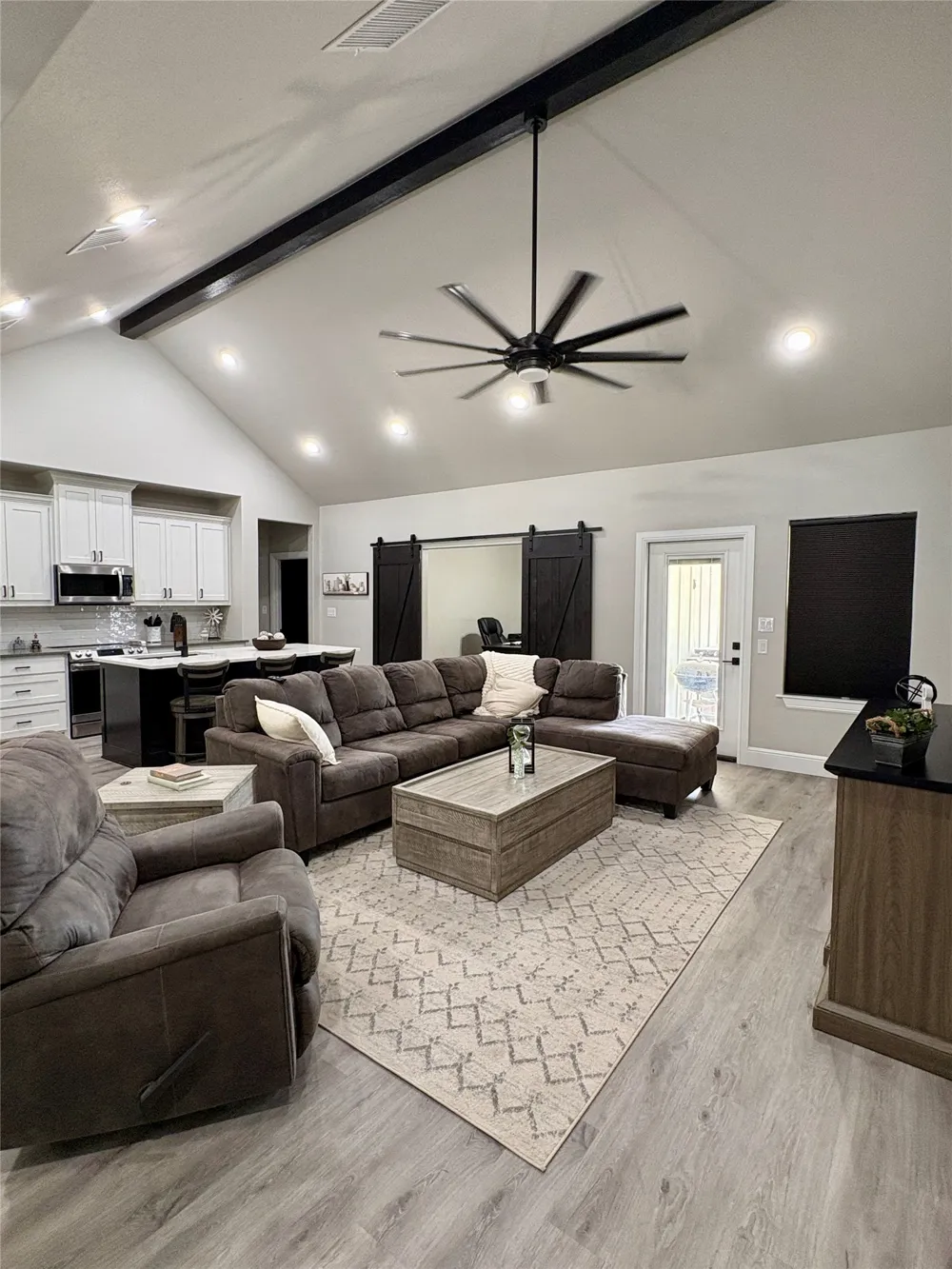 192 Hagerman Road Pottsboro, TX 75076