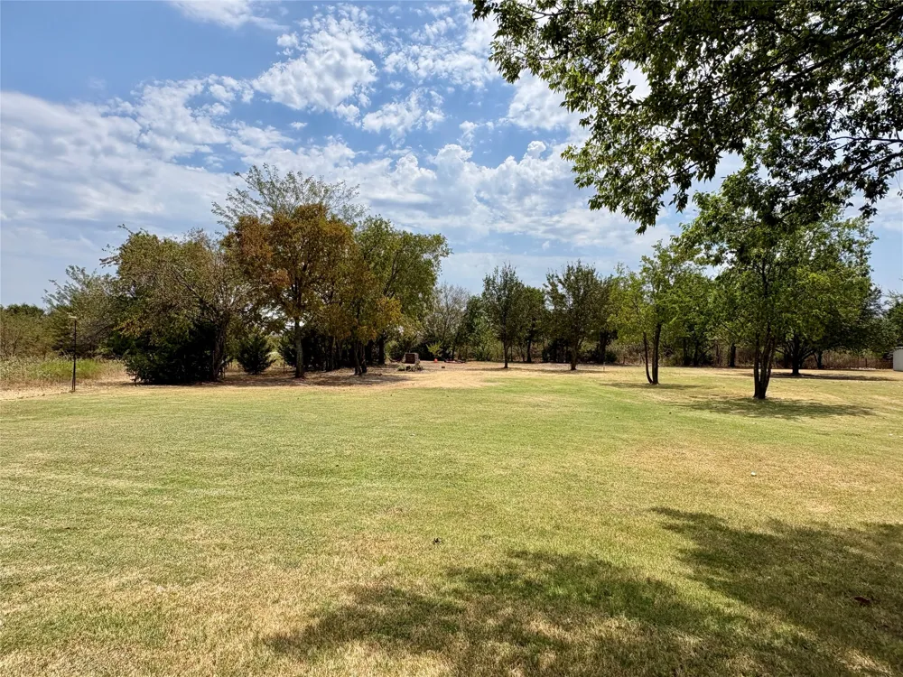 192 Hagerman Road Pottsboro, TX 75076