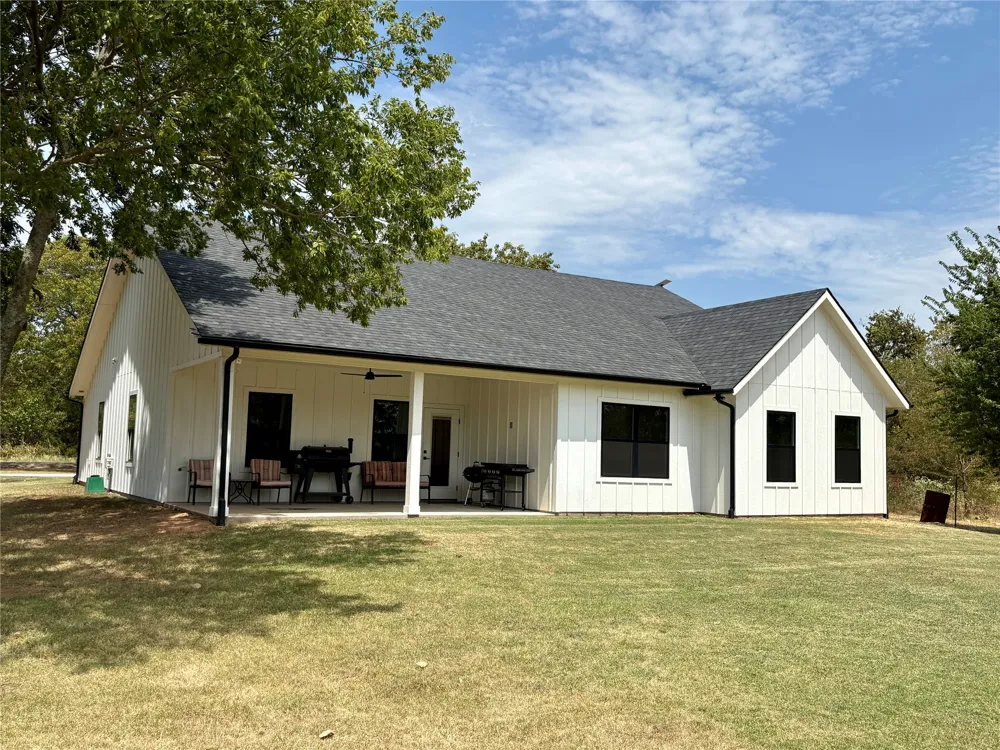 192 Hagerman Road Pottsboro, TX 75076