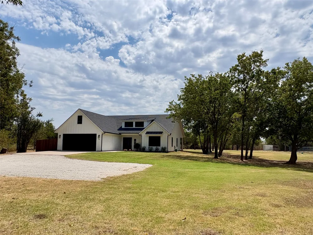 192 Hagerman Road Pottsboro, TX 75076