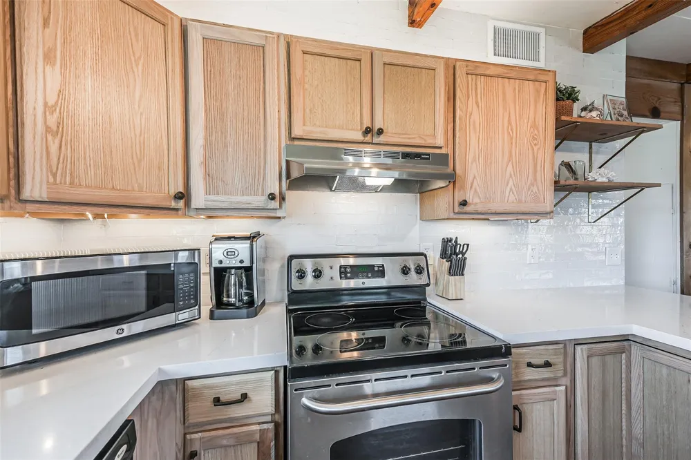 801 Seashell Drive Surfside Beach, TX 77541
