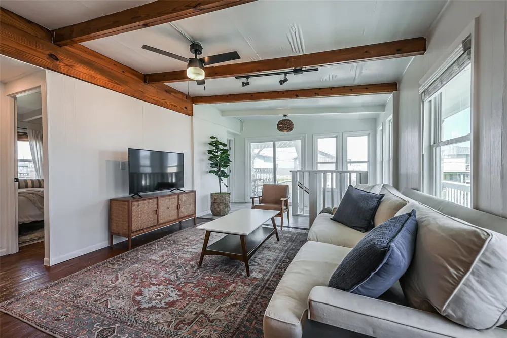 801 Seashell Drive Surfside Beach, TX 77541