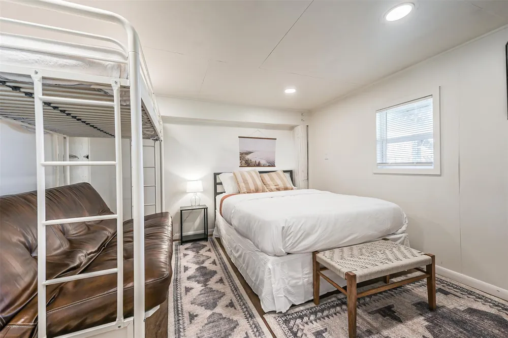 801 Seashell Drive Surfside Beach, TX 77541