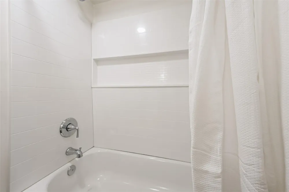 801 Seashell Drive Surfside Beach, TX 77541