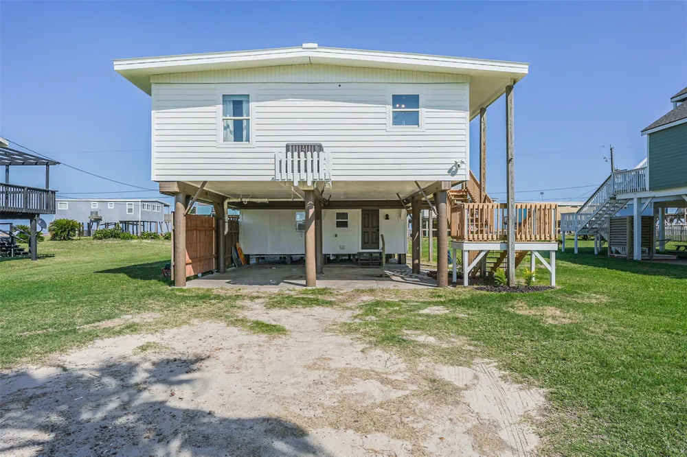 801 Seashell Drive Surfside Beach, TX 77541