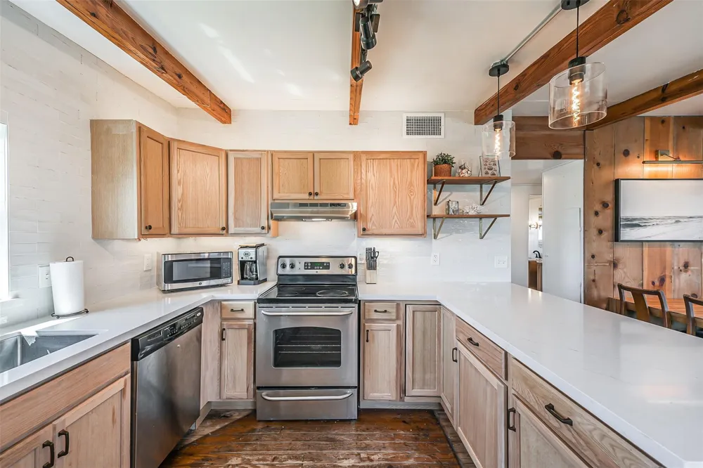 801 Seashell Drive Surfside Beach, TX 77541
