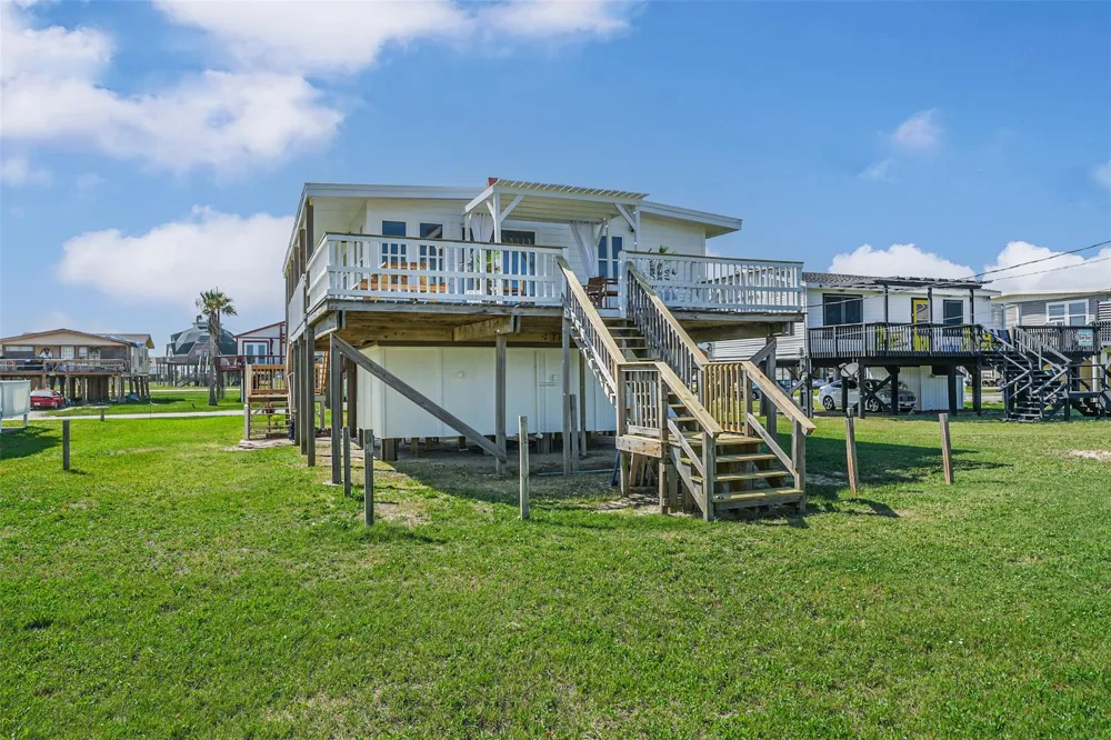 801 Seashell Drive Surfside Beach, TX 77541