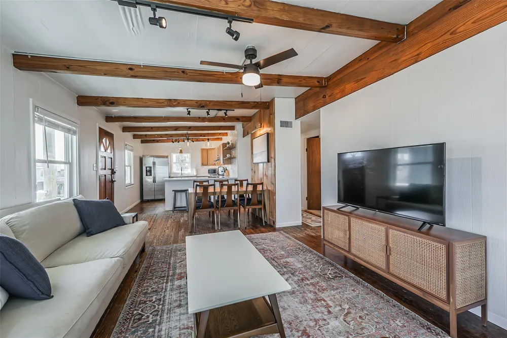 801 Seashell Drive Surfside Beach, TX 77541