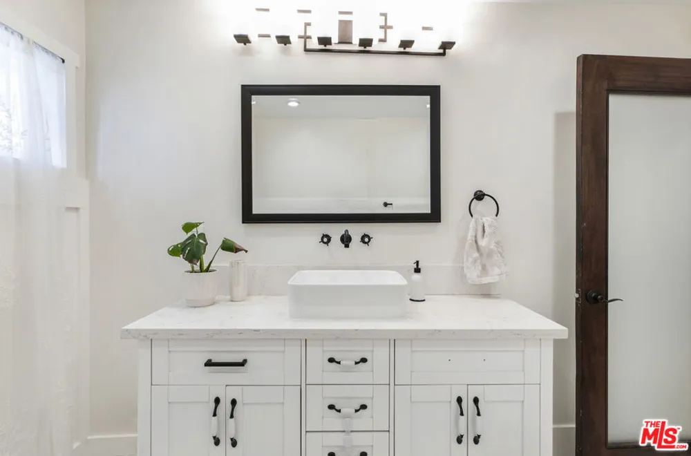 3628 Arlington Avenue Los Angeles, CA 90018