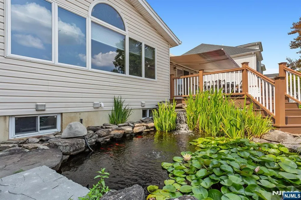 26 Mount Cedar Avenue Wallington, NJ 07057