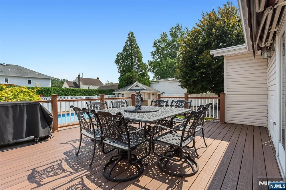 26 Mount Cedar Avenue Wallington, NJ 07057