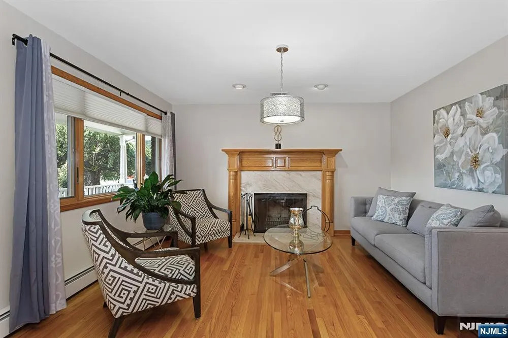 26 Mount Cedar Avenue Wallington, NJ 07057