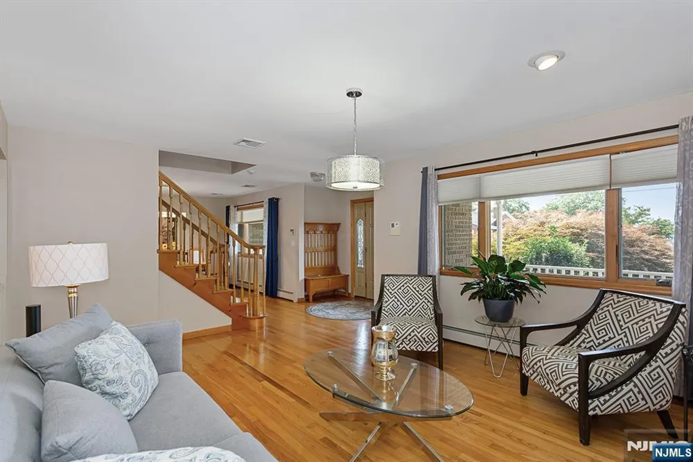 26 Mount Cedar Avenue Wallington, NJ 07057