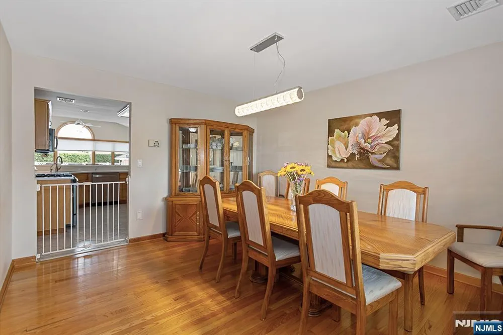 26 Mount Cedar Avenue Wallington, NJ 07057