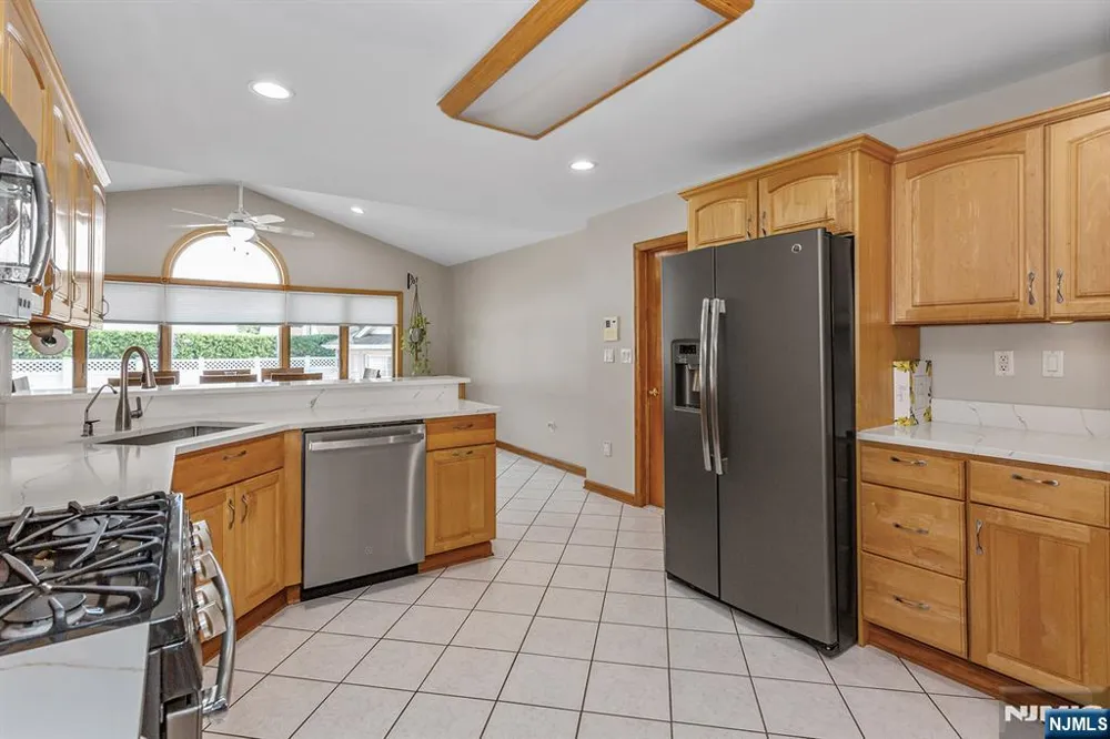 26 Mount Cedar Avenue Wallington, NJ 07057