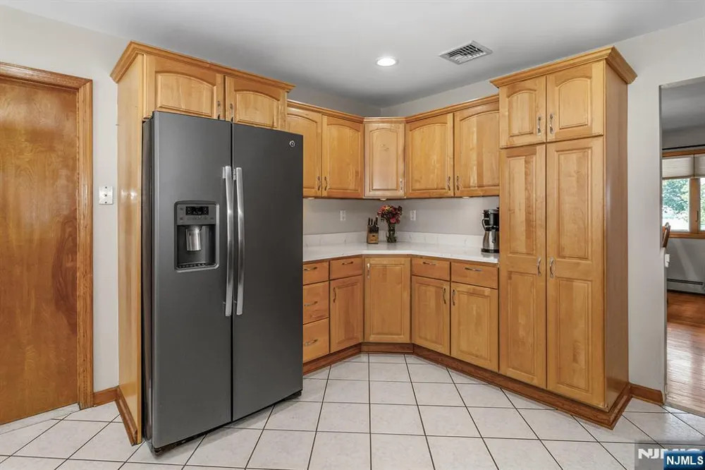 26 Mount Cedar Avenue Wallington, NJ 07057