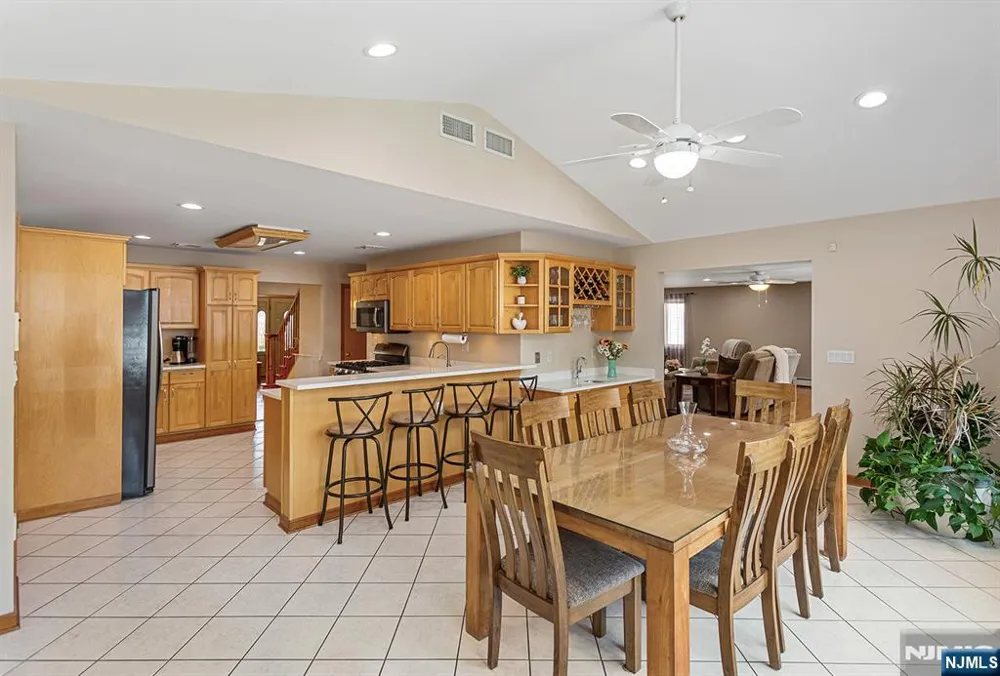26 Mount Cedar Avenue Wallington, NJ 07057